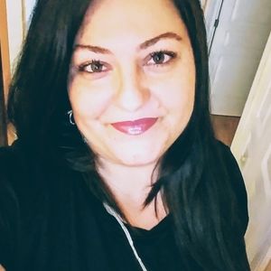 Meet your Posher, Eve-lyne